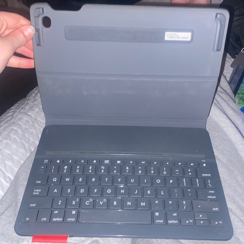 Logitech key board case for iPad Air 2